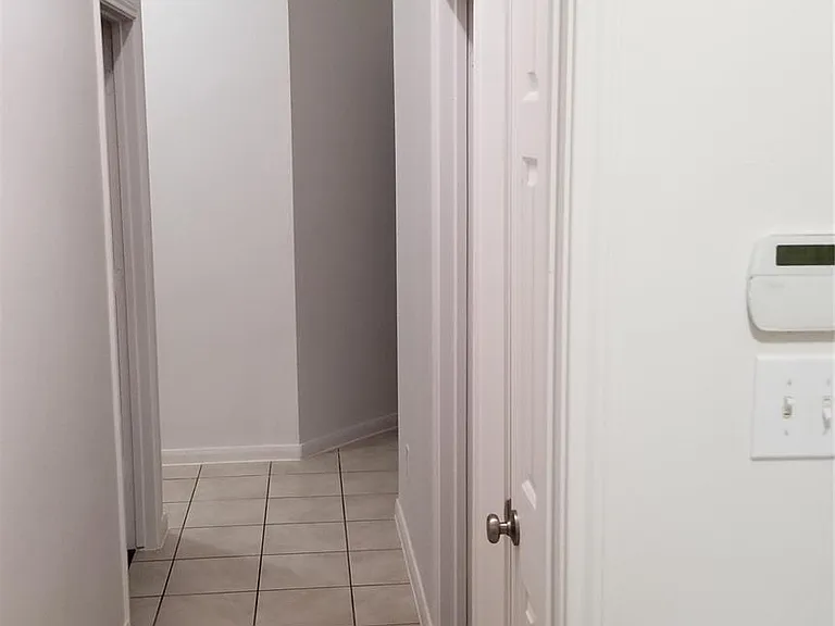 935 Rock Springs Dr — Photo 10