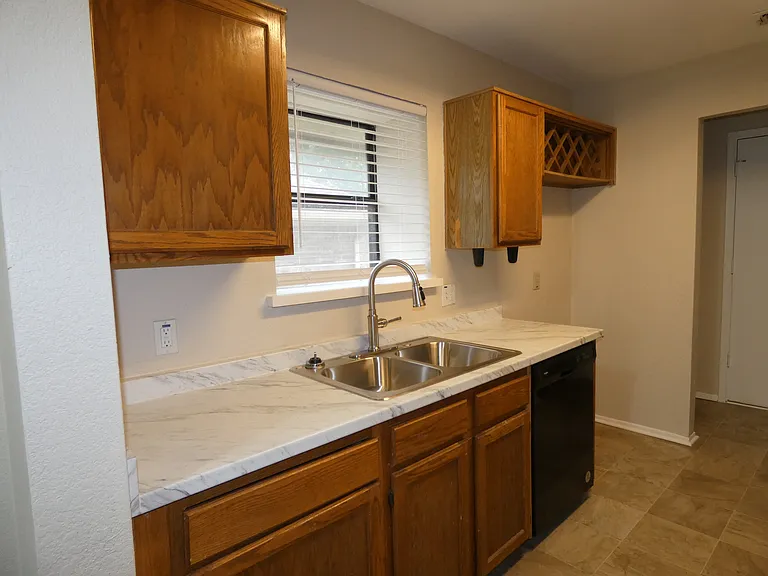 Meadowbrook Dr — Photo 11