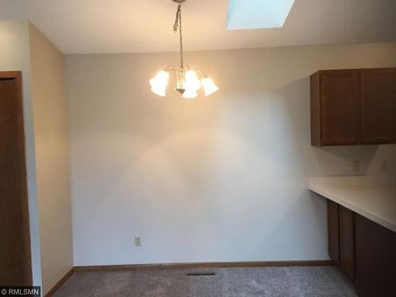 4th image of 1044 Pondview Ct