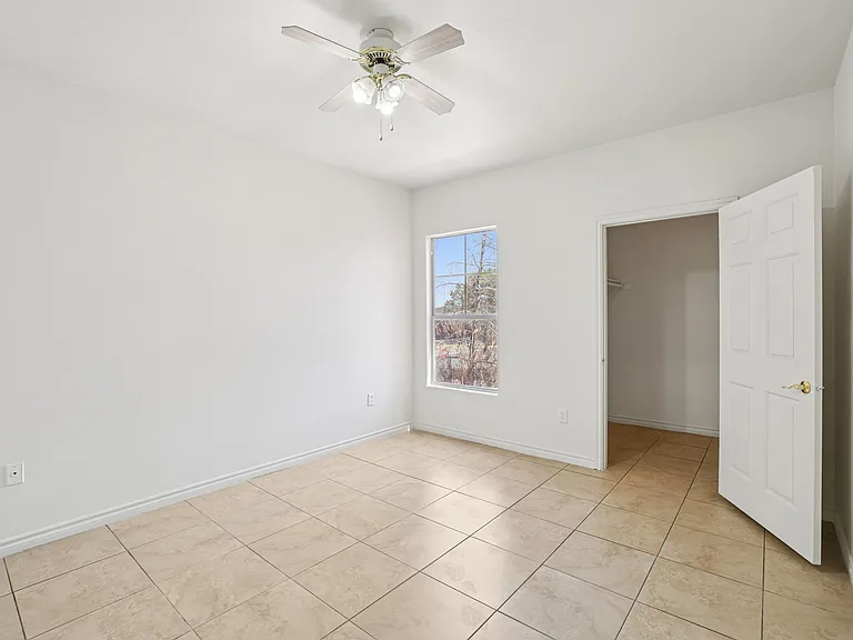 Sunrise Park Condominiums — Photo 21