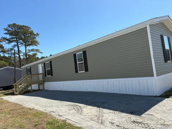 139 Hubert Blvd, Hubert, NC