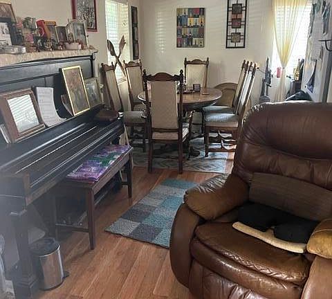 2nd image of 2636 Sharon Ave
