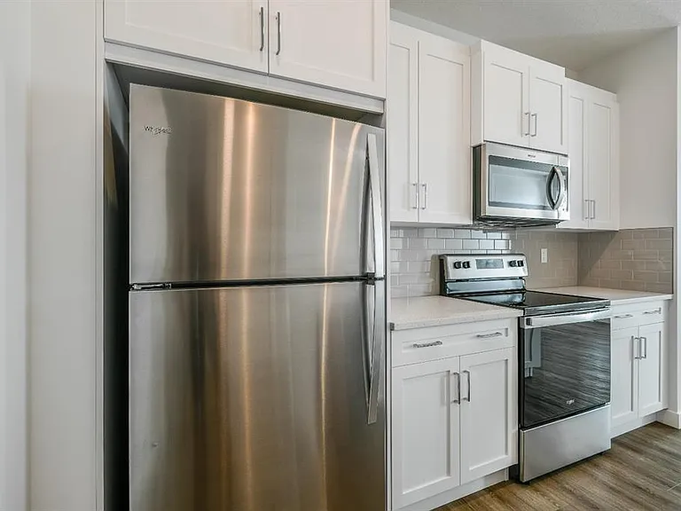 48 Ambleside Cres NW #1 — Photo 23