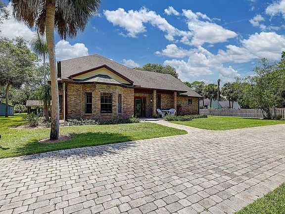 3rd image of 5619 Oleander Avenue