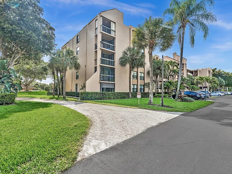 2455 Lindell Blvd #3401 — Photo 3