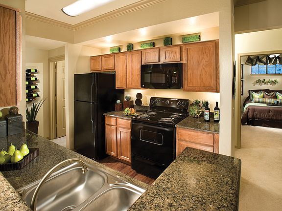 Kitchen w/granite