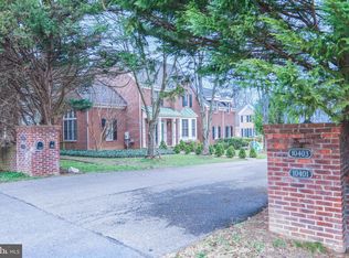 10407 Democracy Ln, Potomac, MD 20854