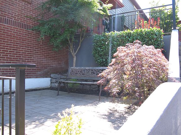 Lower Courtyard (NW 23rd)