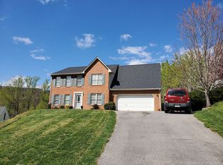 7627 Peebles Ln, Roanoke, VA 24018