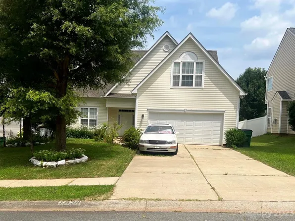 7928 Shiny Meadow Ln, Charlotte, NC 28215