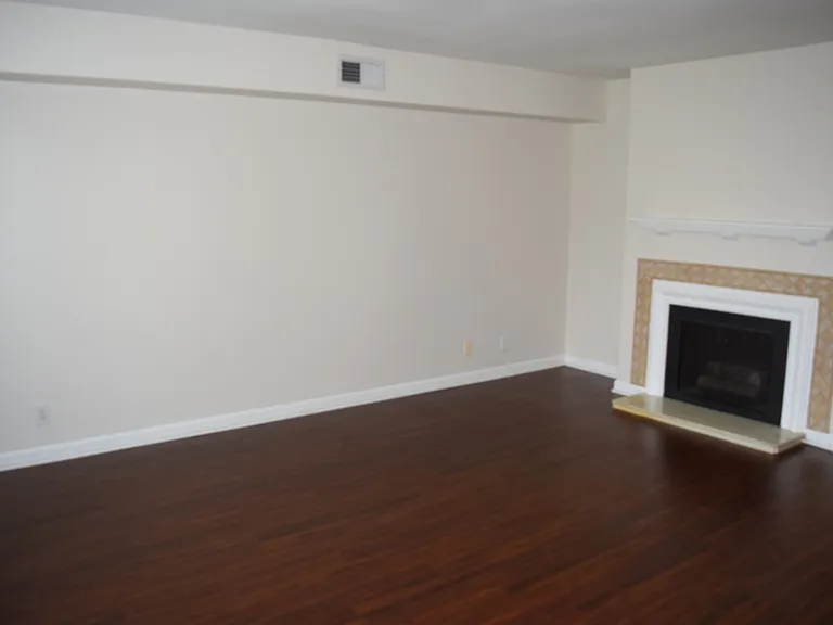 8300 Sawyer Brown Rd #R302 — Photo 3