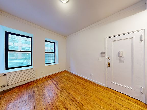 3rd image of 238 E 87th St APT 1A