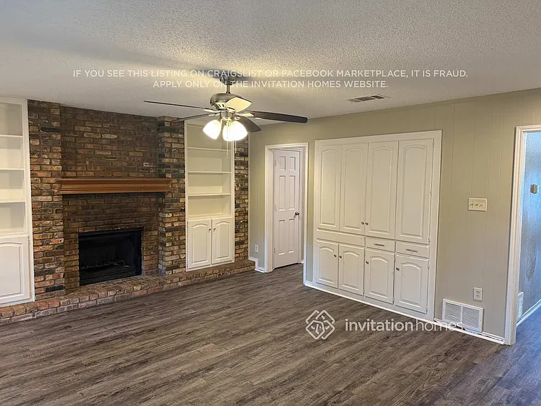 1517 Woodvale Dr — Photo 4