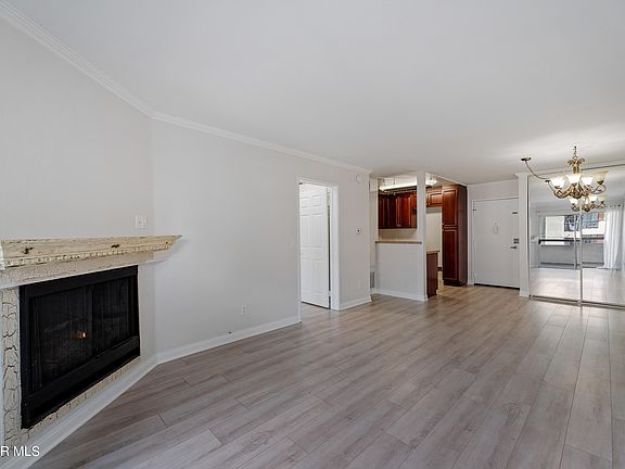 3rd image of 5515 Canoga Ave APT 131