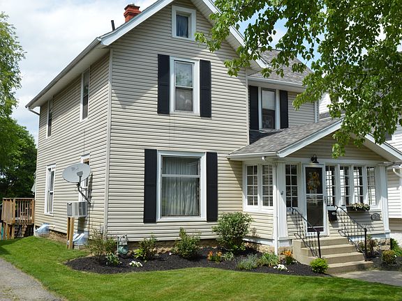 2nd image of 216 W Washington St