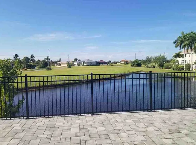 4 bed, 2427 sqft, $4,600 — Photo 2