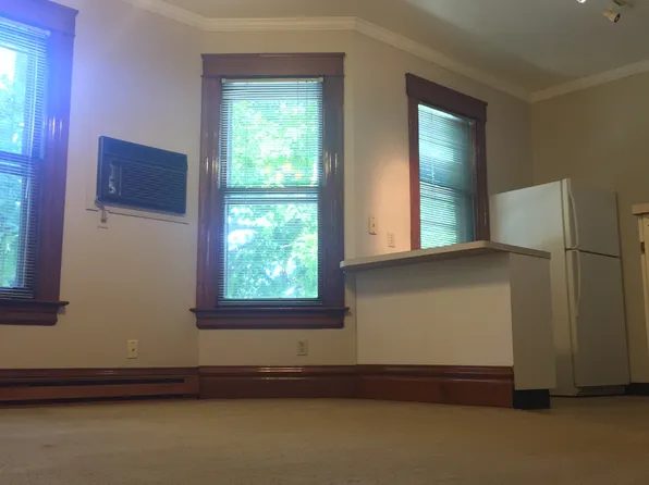 304 S 3rd St #3A, Rockford, IL 61104