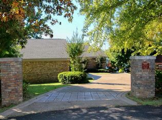 422 Sunset Bay Rd, Hot Springs, AR 71913