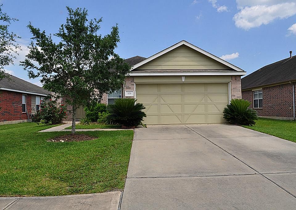 1st image of 3211 Trail Hollow Dr