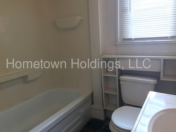 5th image of 111 Highland Ave SW APT 5