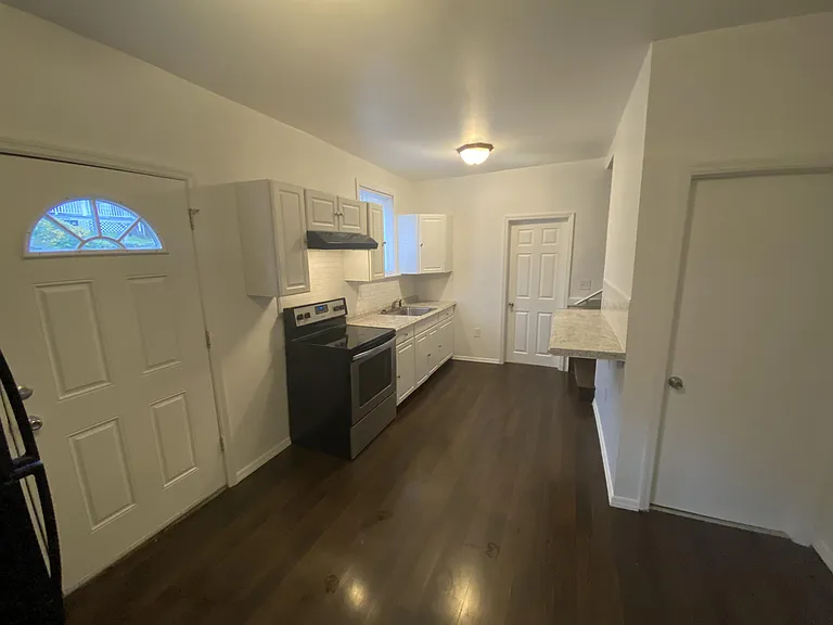 266 S 2nd St — Photo 3