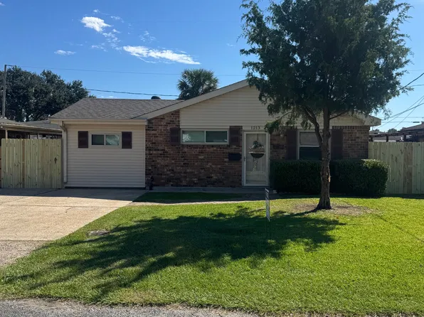 1213 East Dr, Westwego, LA 70094