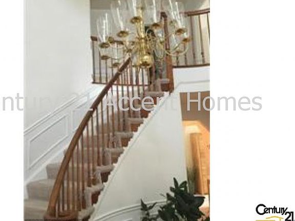 2nd image of 6013 Southward Way