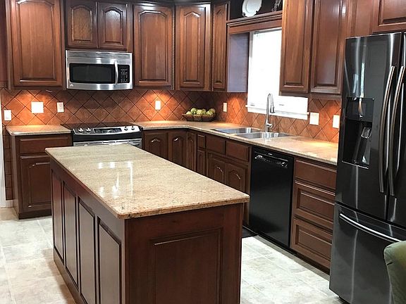 2nd image of 279 Circle High Dr