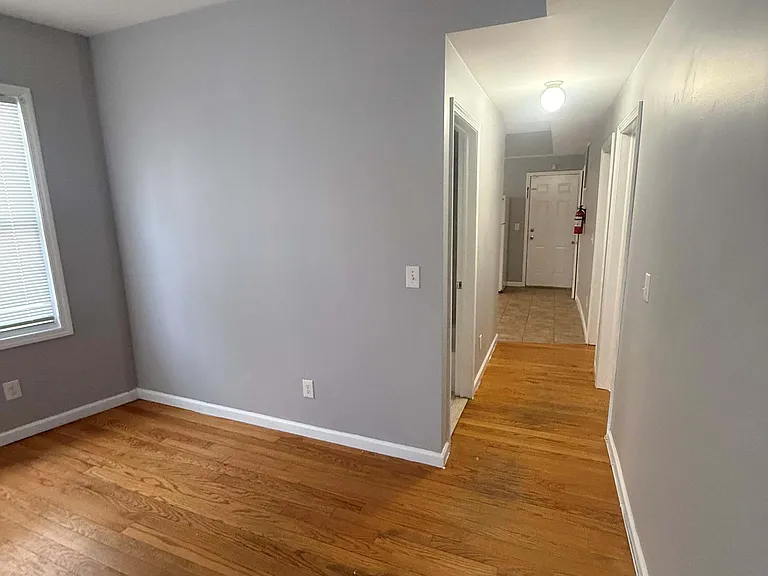 209 S 10th St — Photo 3