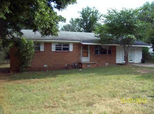 103 E Walker St, Ozark, AR 72949