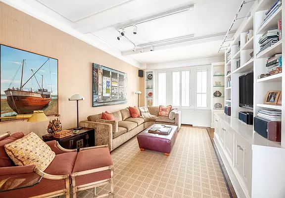 3rd image of 1050 Park Ave #10A