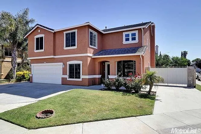 1512 Vinewood Way photo 1