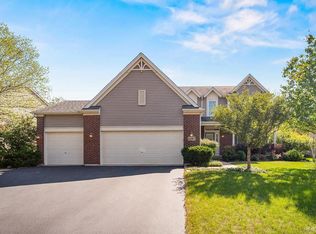 1287 McDole Dr, Sugar Grove, IL 60554