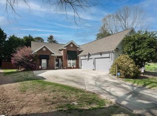15 Baneberry Ct, Simpsonville, SC 29680