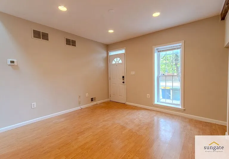 1632 Light St — Photo 5