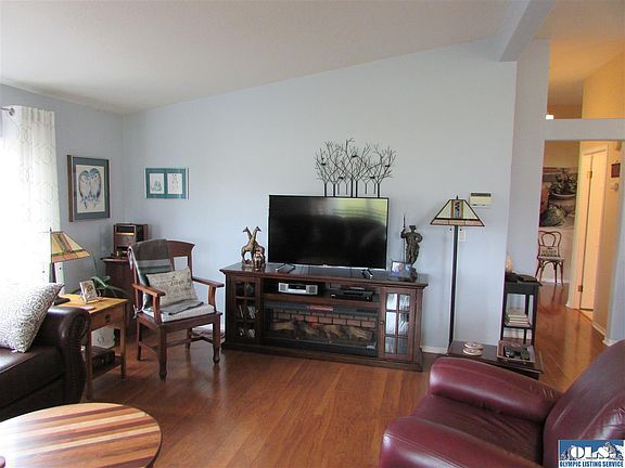 5th image of 980 N Oliver Ln