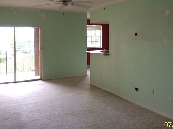 3rd image of 160 SW 117th Ter APT 308