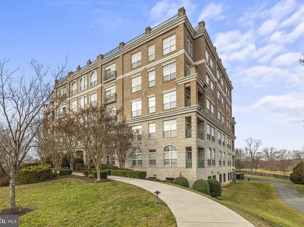 820 Belmont Bay Dr APT 201, Woodbridge, VA 22191