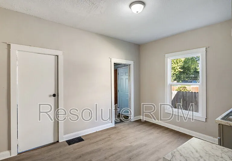 1314 N Dearborn St — Photo 9