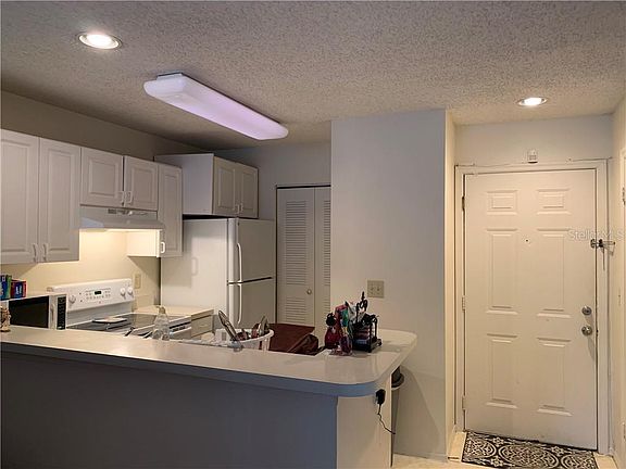 4th image of 4107 Chatham Oak Ct APT 305