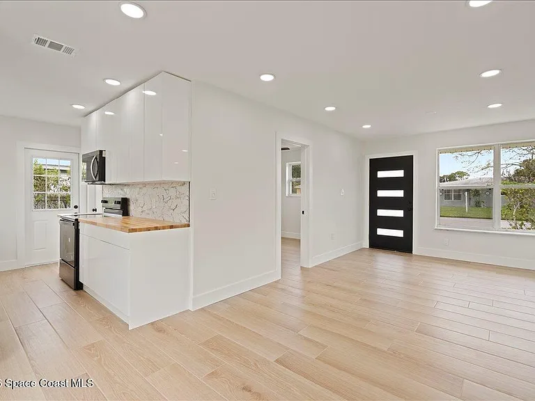 301 W Rutgers St — Photo 34