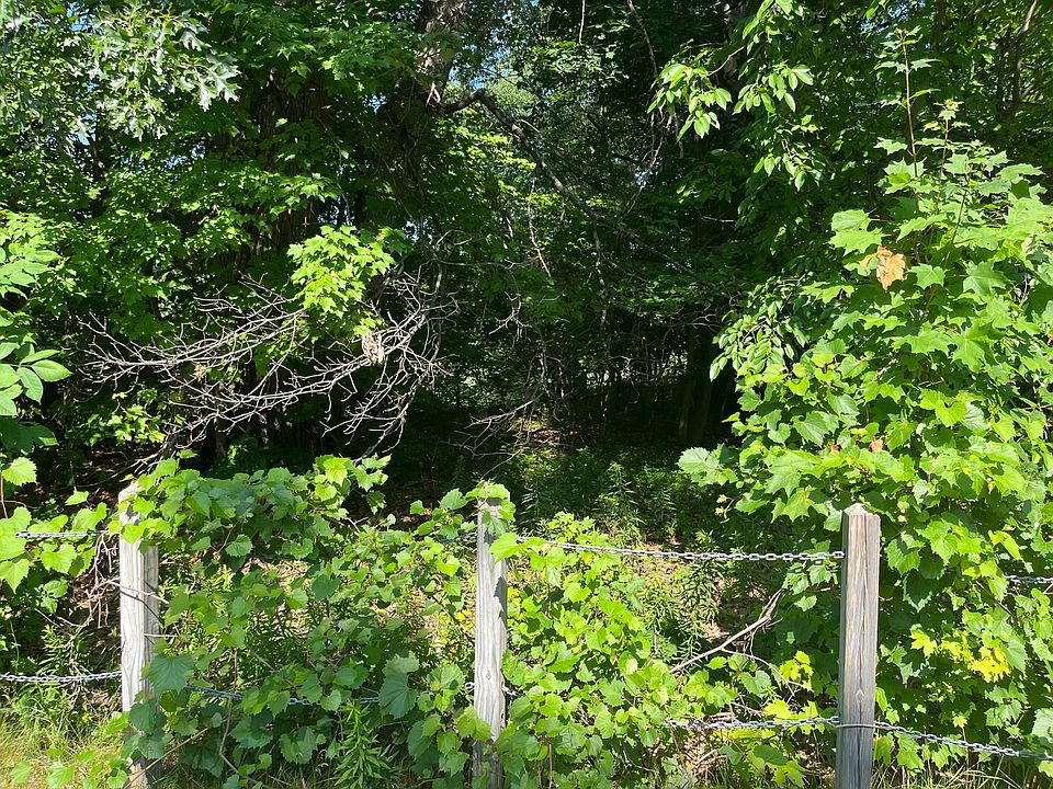 2nd image of 3540 Meadowood Trail Dr SE