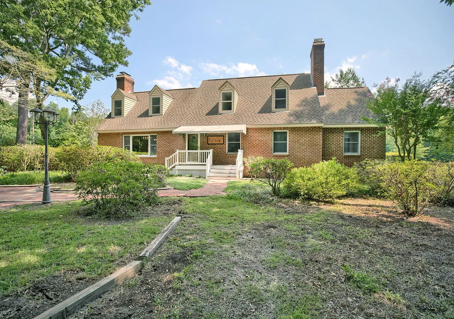 4 bed, 4.0 bath, 2391 sqft, $3,000 — Photo 1