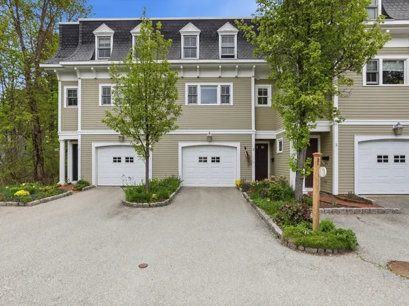 6 Safford St Unit 2, Ipswich, MA 01938