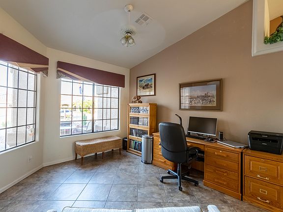 5th image of 2422 E George Ln
