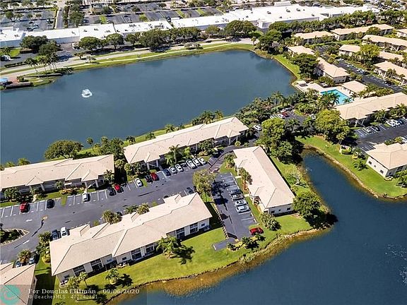 5th image of 5521 Lakeside Dr APT 205