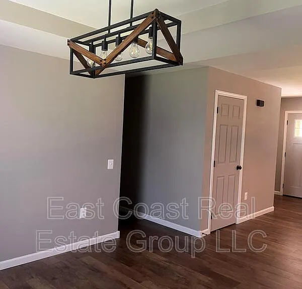 18061 Crampton Ln — Photo 7