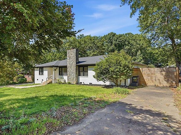 5th image of 102 Terrace Cir