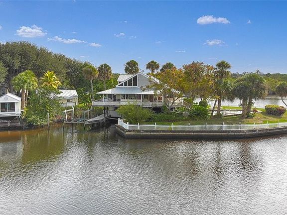4th image of 5558 SW Anhinga Ave