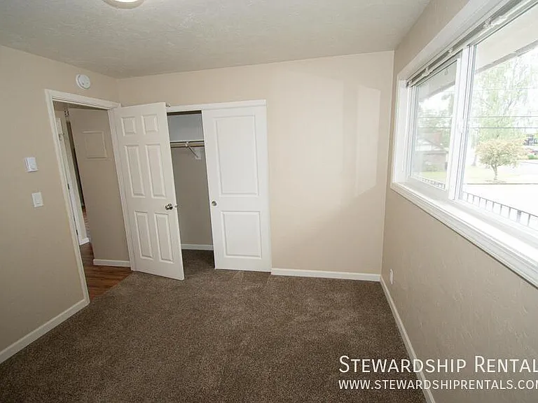 880 W 6th Ave #8 — Photo 11